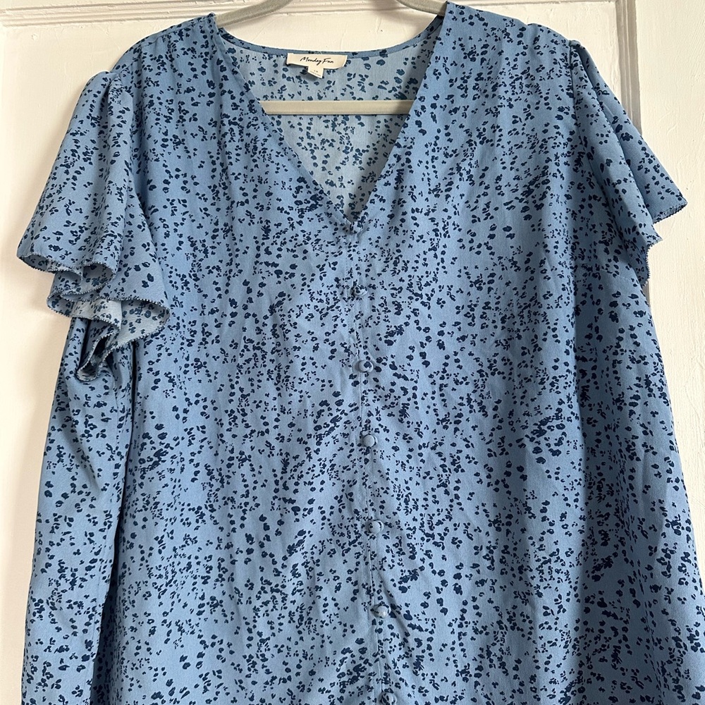 Elegant Blue Patterned Blouse